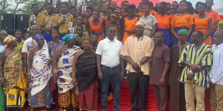 Dr Gideon Boako empowers 2,200 Tano North SHS candidates, pledges full boarding kits 1 dr gideon boako empowers 2200 tano north shs candidates pledges full boarding kits