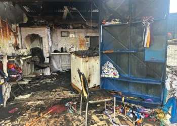 Fire destroys multiple structures at Anansekrom, La