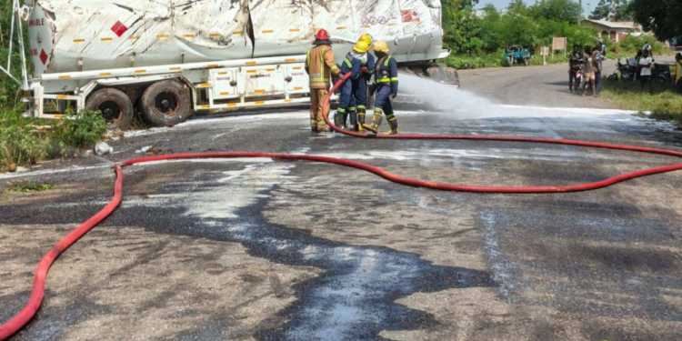 fuel tanker overturns at adidome