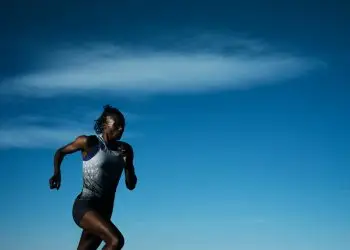 Hellen Obiri claims second place in a thrilling battle through London
