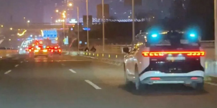 Mass robotaxi malfunction halts traffic in Chinese city 1 mass robotaxi malfunction halts traffic in chinese city