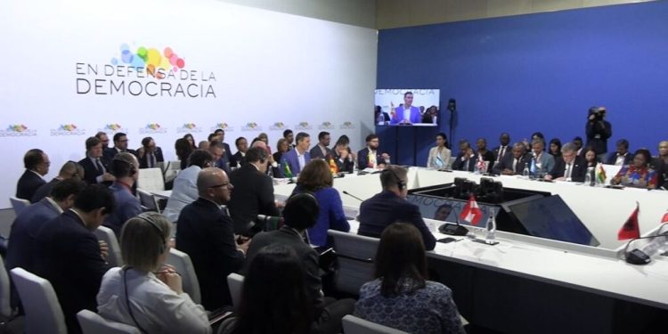 vice president attends global democracy forum in barcelona