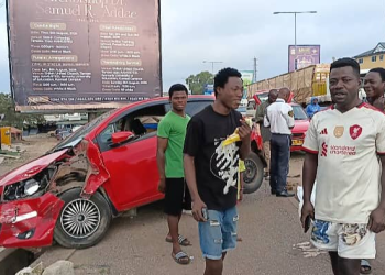 4 vehicles collide at Tech Junction-Top High as ambulance attempts to navigate gridlock
