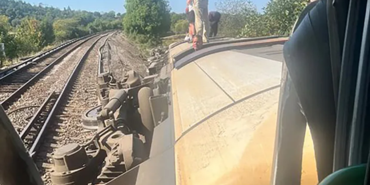 Rescue operation underway as passenger train derails in southern England 1 rescue operation underway as passenger train derails in southern england